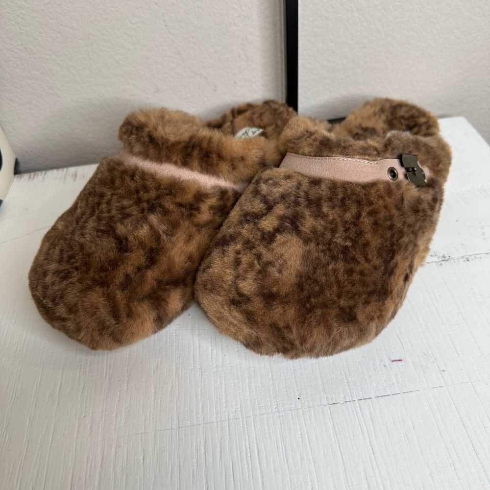 Easy Spirit Fuzzy Brown Slippers